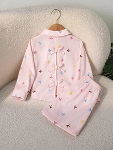 SHEIN 2件組少女彩色蝴蝶結印花翻領長袖後背蝴蝶結裝飾上衣與短褲套裝，學院休閒風，適合四季穿著，度假及更多場合 - 粉色 - 查看 2