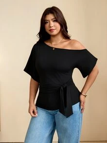 SHEIN LUNE CURVE Camiseta de talla grande de unicolor minimalista casual elegante con hombro asimétrico y lazo fruncido para uso diario formal noche negro verano - Negro - Ver 5