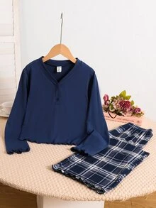 SHEIN 青少年女孩兩件式兒童居家服套裝（純色V領長袖上衣 + 格紋褲），適合秋冬穿著，聖誕節/萬聖節 - 彩色 - 查看 4
