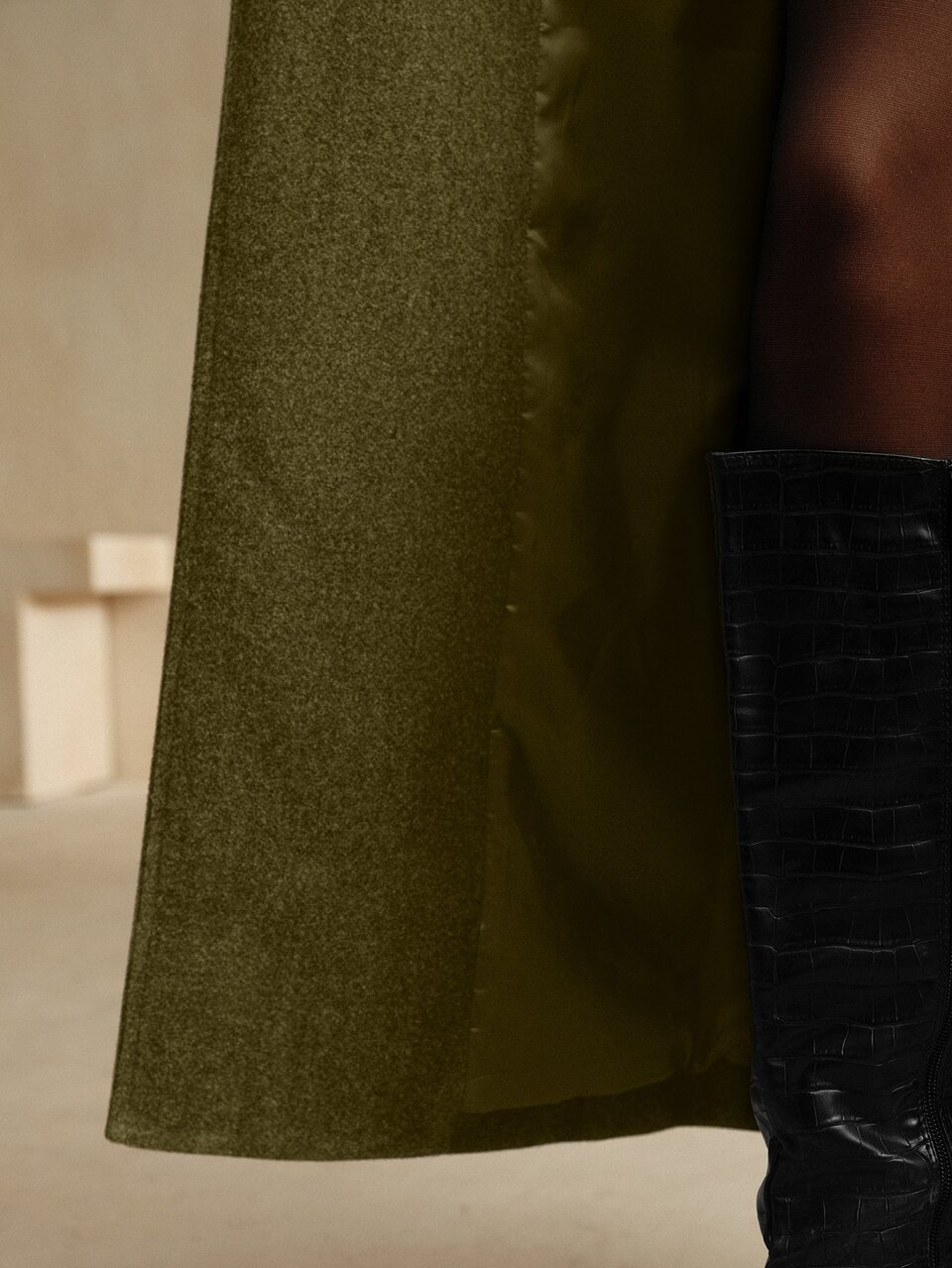 Anewsta Elegant Women's Olive Green Long Tweed Belted Overcoat With Lapel Neck And Pockets