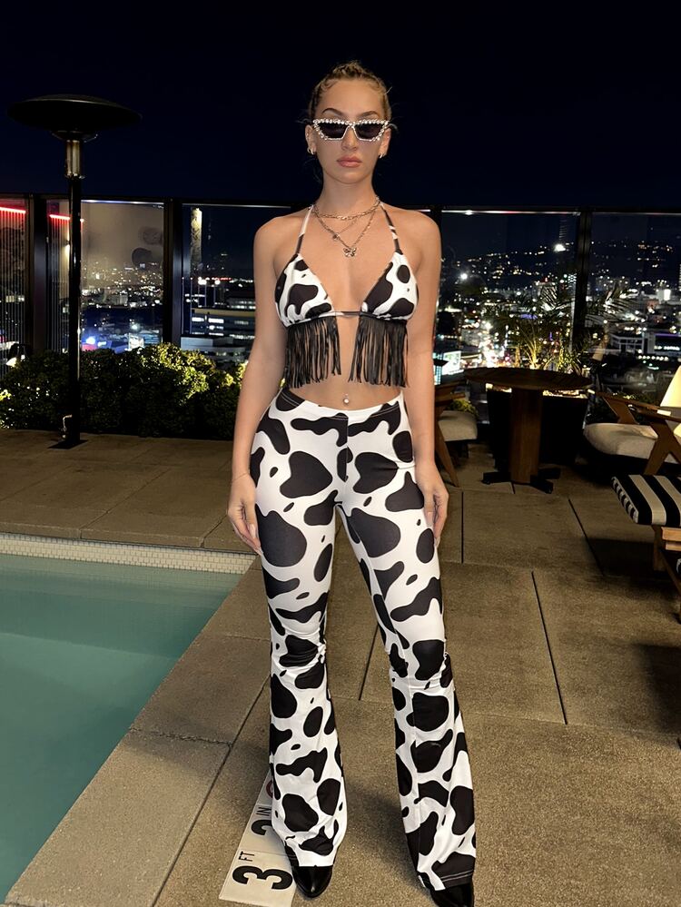 SHEIN ICON Cow Print Fringe Hem Halter Neck Top - Black and White - View 4