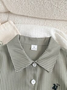 SHEIN Playful Pals 小男孩休閒舒適長袖襯衫，精緻恐龍刺繡，可搭配休閒T恤與休閒長褲，適合日常休閒穿著、校園百搭，適用於秋冬、度假、旅行、放鬆、曬日光浴、夏季 - 軍綠色 - 查看 6