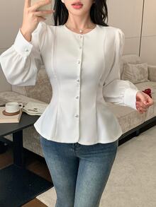Celisse Blus Wanita Lengan Panjang Elegan Berwarna Putih dengan Kancing Mutiara Berbentuk X yang Mengencangkan Pinggang, Cocok untuk Perjalanan Sehari-hari - Putih - View 4
