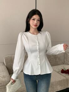 Celisse Blus Wanita Lengan Panjang Elegan Berwarna Putih dengan Kancing Mutiara Berbentuk X yang Mengencangkan Pinggang, Cocok untuk Perjalanan Sehari-hari - Putih - View 7