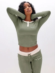 BABYPHAT Women's Letter Print Casual Long Sleeve Top For Daily Wear - Army Green - View 1