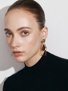 Ashenrae 1pair Stylish Asymmetrical Geometric Design Dangle Earrings With Resin Drop And Splice Colors, Four Seasons New Fashion Jewelry - Gold - View 6