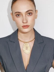 Ashenrae 1pc Oval-Shaped Gold Pendant Necklace (Women) - Gold - View 2