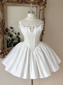 Lovelzi Đầm mini A-line bèo nhún cúp ngực sweetheart, corset định hình, vải satin trắng đính hạt pha lê xuyên thấu, cho tiệc Homecoming, độc thân, cô dâu, đám cưới, dạ hội và cocktail - trắng - Xem 8