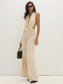 MUSEYN Cream Woven Twisted Halterneck Wide Leg Jumpsuit Structured Tailored Polished Party Evening Fall New Season Capsule Wardrobe - Beige - View 5