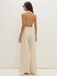 MUSEYN Cream Woven Twisted Halterneck Wide Leg Jumpsuit Structured Tailored Polished Party Evening Fall New Season Capsule Wardrobe - Beige - View 4