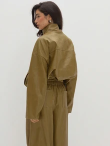 MUSEYN 卡其色 PU 漏斗領寬鬆大尺寸夾克 - 卡其色 - 查看 5