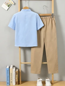 SHEIN 大童淺藍色條紋領襯衫與卡其長褲套裝，適合日常、戶外、旅行、假期、婚禮、舞會、畢業典禮及返校，秋季穿著 - 卡其色 - 查看 3