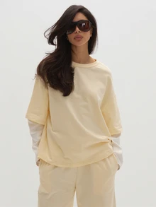 MUSEYN Kaos Oversize Lengan Panjang Leher Bulat Warna Krem dengan Bahan Jersey Kontras - Kuning muda - View 2