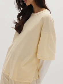 MUSEYN Kaos Oversize Lengan Panjang Leher Bulat Warna Krem dengan Bahan Jersey Kontras - Kuning muda - View 6