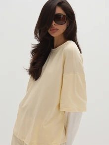 MUSEYN Kaos Oversize Lengan Panjang Leher Bulat Warna Krem dengan Bahan Jersey Kontras - Kuning muda - View 5