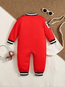 SHEIN 1件嬰兒男童賽車手格子條紋字母圖案對比飾邊長袖連身衣 幼兒嬰兒秋季套裝 - 紅色 - 查看 2