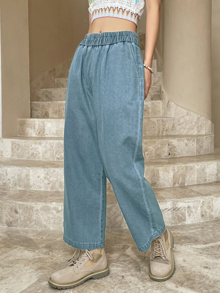 DAZY Elastic Waist Cropped Straight Leg Jeans - Light Wash - View 1
