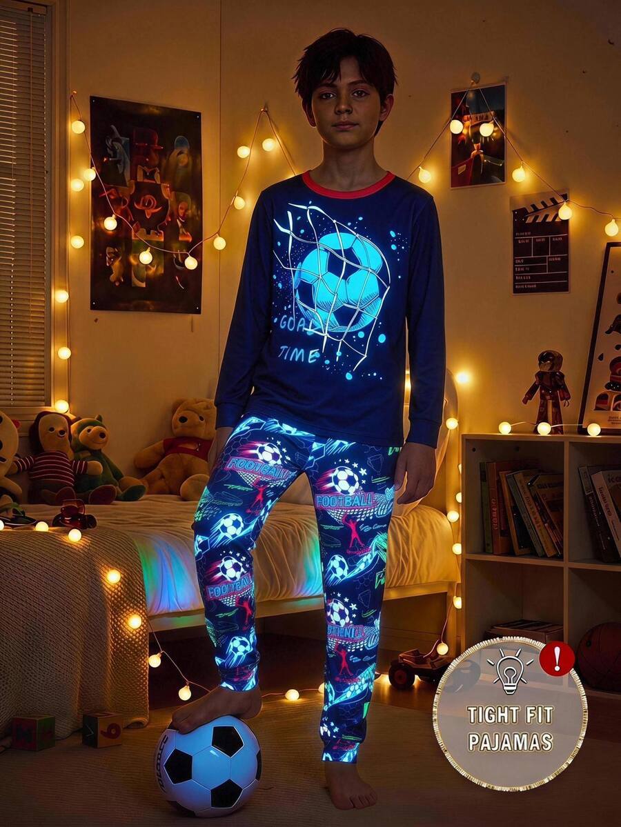 SHEIN 青少年男孩修身顯瘦兒童螢光足球圖案圓領長袖褲子休閒舒適居家睡衣緊身套裝2件組 - 彩色 - 查看 1