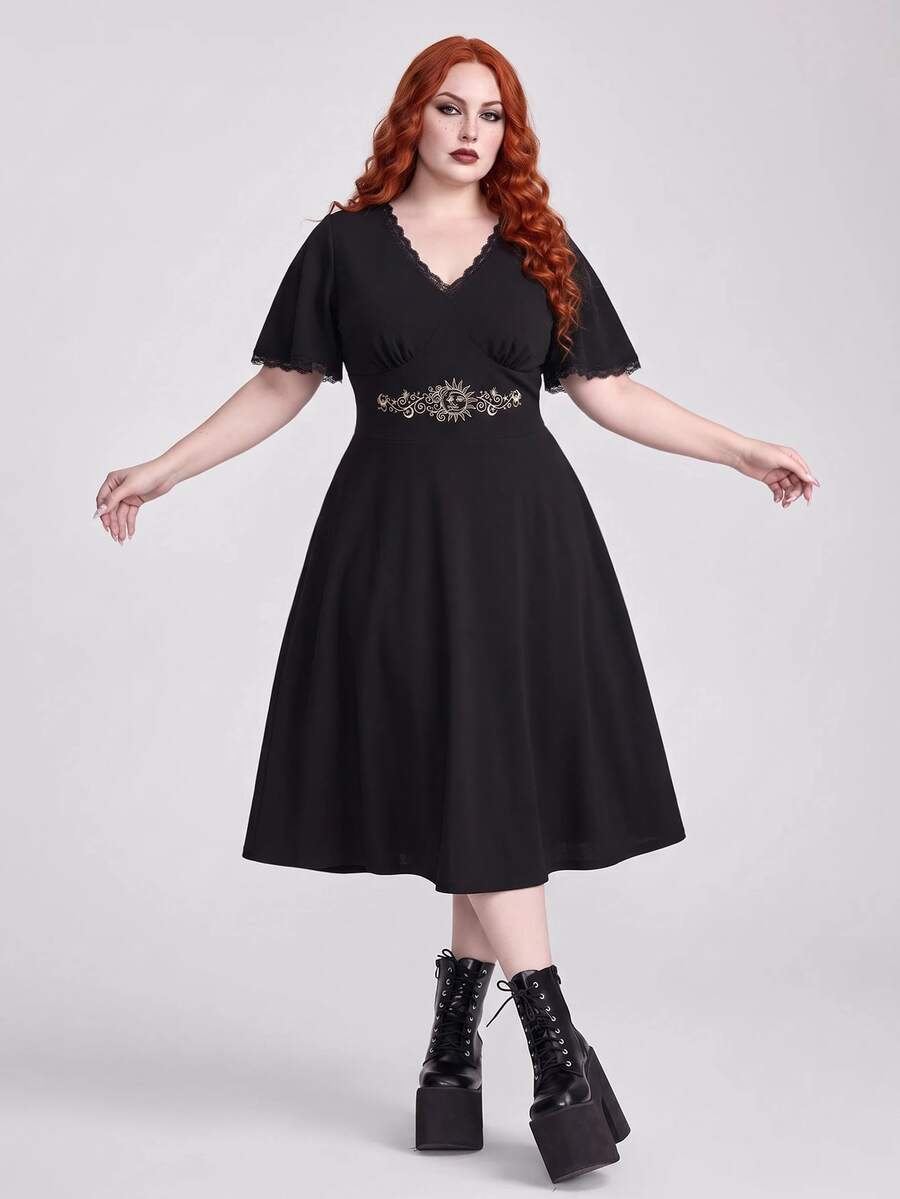 ROMWE Plus Size Women Vintage Gothic Sun & Moon Embroidery V-Neck Lace Patchwork Dress - Black - View 1