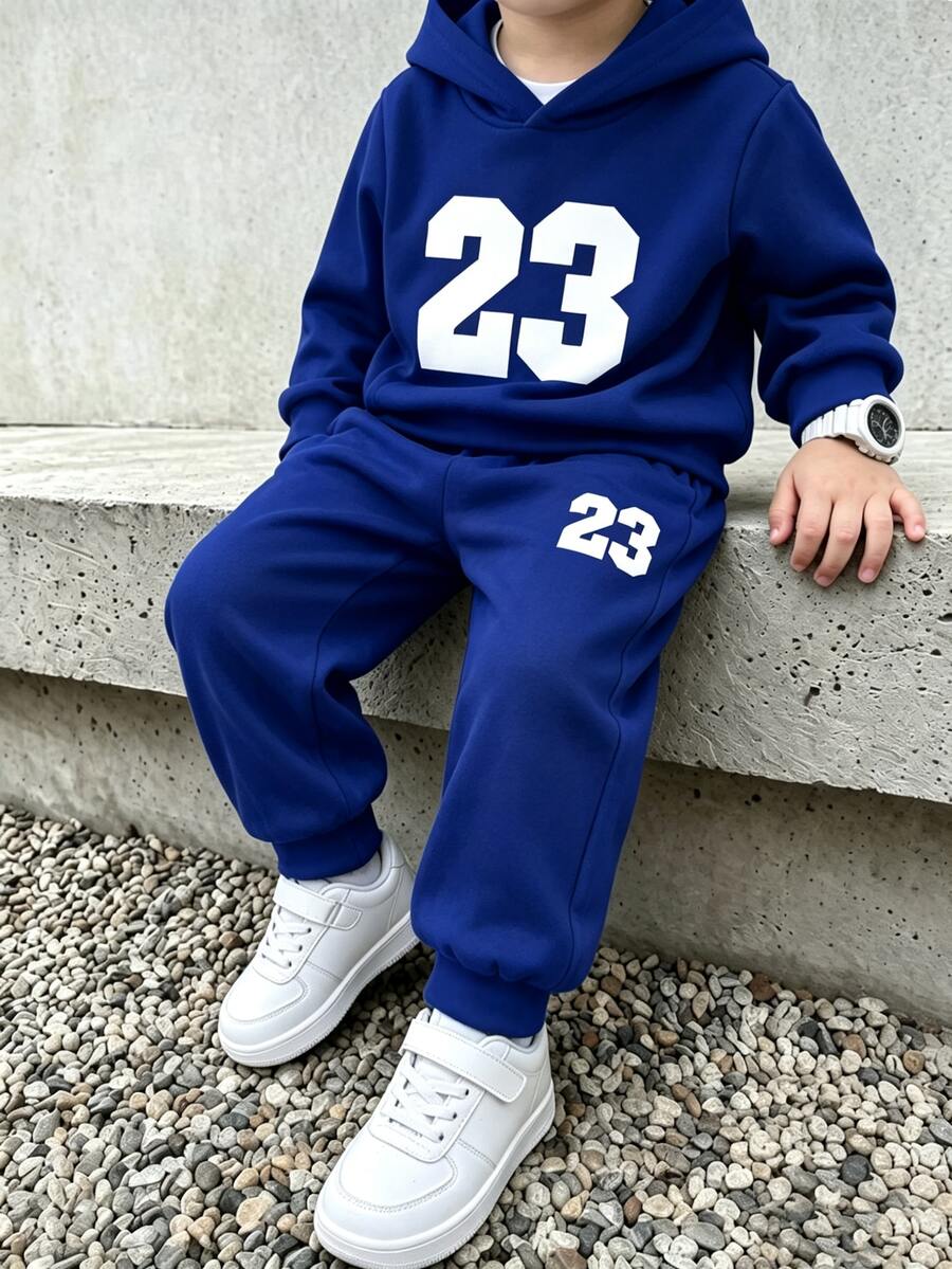 SHEIN 2 件套年轻男孩字母印花休闲运动连帽衫和运动裤套装，适合秋冬季