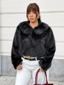 GalTyme Plus Size Loose Cropped Faux Fur Jacket - Black - View 4