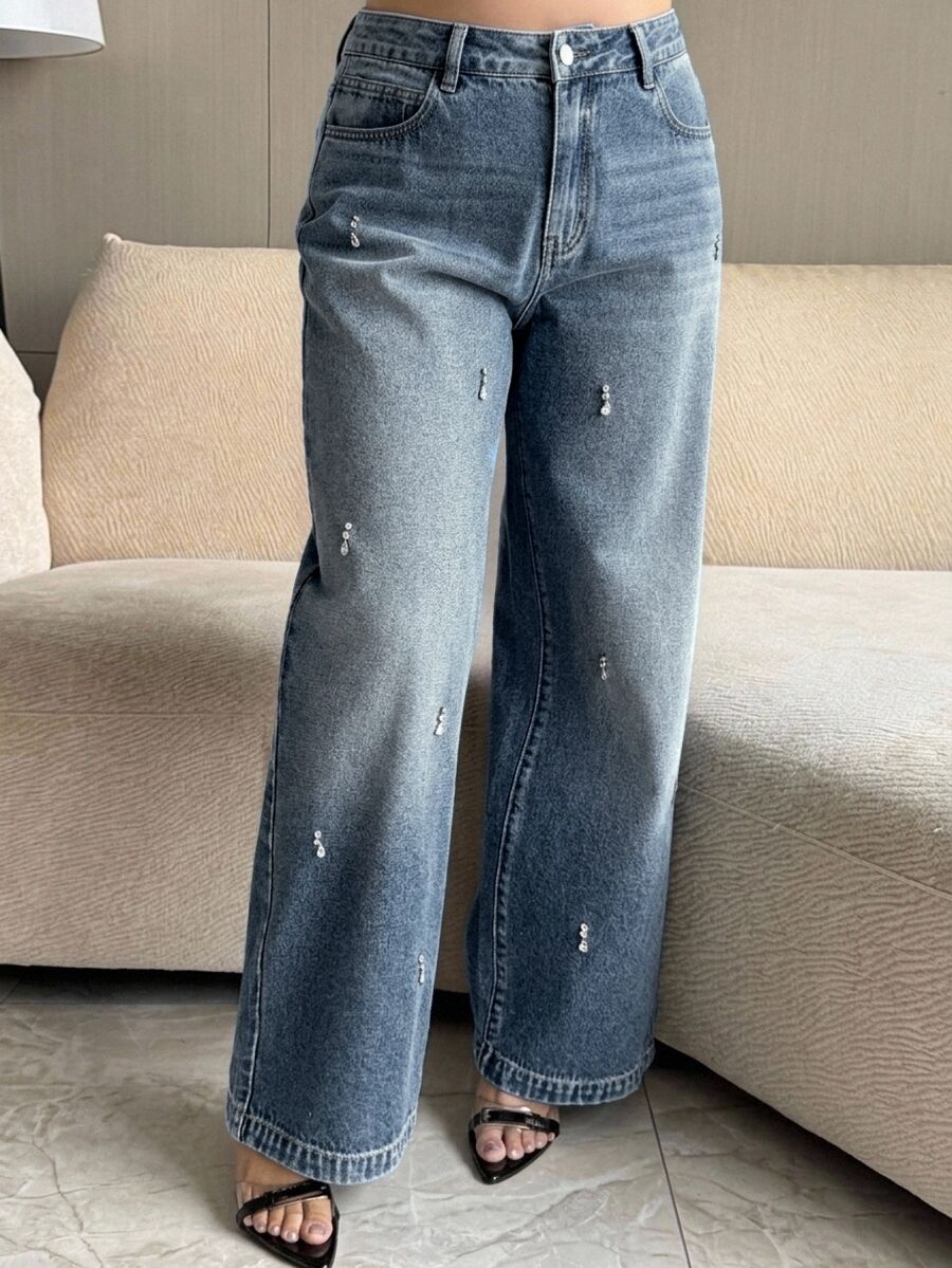 Dazy Plus 復古丹寧修身通勤休閒風水洗鉚釘裝飾直筒大尺碼女款春秋牛仔褲 - 淺色水洗藍 - 查看 1