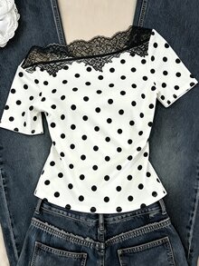 Modelyn 女款法式蕾絲拼接露肩短袖優雅短版上衣，白色配黑色波點，單肩設計，適合約會之夜與茶會 - 黑與白 - 查看 2