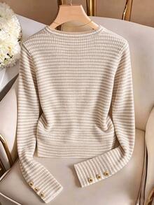 SHEIN Raffinéa Blusa casual elegante para mujer con rayas horizontales, textura, cuello redondo, manga larga, puño con botón y decoración metálica, para uso diario - Caqui - Ver 2