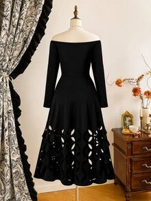 Auvina Plus Size Minimalist Elegant Off-Shoulder Burnout Women's Dress - Black - View 2