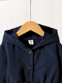 SHEIN Elladie kids 女童純色海軍藍 3D 春秋返校休閒夾克，附蝴蝶結、人字紋飾邊、極簡收腰設計、琥珀色鈕扣、長袖連帽，適合春秋返校日常穿著，可愛時尚校園穿搭，適用戶外活動、家庭聚會、日常拍照、旅行 - 藏蓝色 - 查看 10