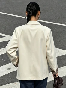 SHEIN Franclia Blazer Putih Krem dengan Manset Kotak-kotak Kontras, Cocok untuk Musim Semi/Panas dan Musim Gugur/Dingin, Mulai dari Kasual hingga Kantor Bisnis-Profesional - Krem - View 2