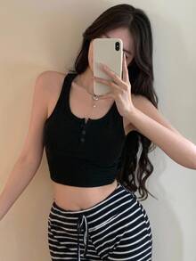 DAZY 女款純色極簡主義吊帶背心 夏季短版上衣 學院風掛脖上衣 - 黑色 - 查看 2