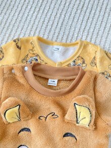 新生兒雙面法蘭絨卡通獅子趣味圖案長袖連身衣連腳連身衣居家服 2 件套 - 黃色 - 查看 3