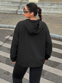 SHEIN EZwear 大尺碼時尚拉鍊長袖連帽輕便外套 適合登山 秋季休閒簡約風 - 黑色 - 查看 2
