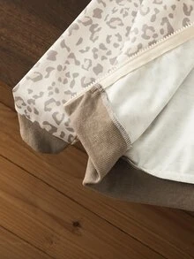 Elladie kids (少女款) 豹紋連帽拉鍊外套，滿版豹紋，秋冬保暖，適合日常上學、郊區出遊、購物、觀光、戶外拍照等場合 - 卡其色 - 查看 8