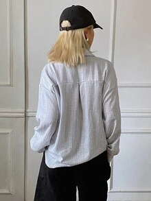 DAZY 老錢風條紋寬鬆長袖翻領春夏休閒女版襯衫 - 灰色 - 查看 2