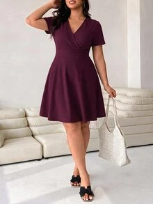 Solflare Plus Size Women Solid Color Overlap V-Neck Short Sleeve Casual Dress - Burgundy - View 4