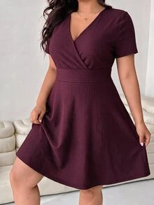 Solflare Plus Size Women Solid Color Overlap V-Neck Short Sleeve Casual Dress - Burgundy - View 5