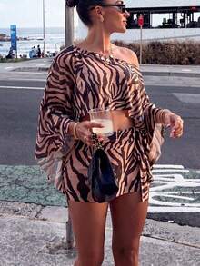 SHEIN Swim 法式慵懶度假風女款2件式白色罩衫套裝，純奶白色溫柔高級鏤空半透紋理網格面料，露肩設計，露腰上衣修飾腰線、腹部與手臂線條，搭配同材質側綁帶圍裙，氣質極簡度假防曬，美美海灘散步百搭穿搭 - 棕色 - 查看 3