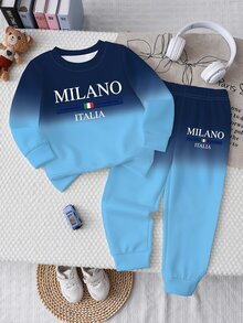 1套男嬰休閒運動套裝，漸層藍色紮染對比印花，胸前 MILANO ITALIA 字樣與國旗圖案，長袖圓領標準肩寬寬鬆版型，袖口與下擺收邊，薄款運動衫與運動長褲2件套，適合日常外出、上學、戶外散步 - 彩色 - 查看 4