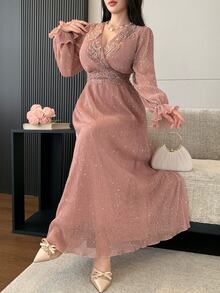 Celisse Gaun Panjang Pesta Elegan untuk Wanita dengan Hiasan Payet, Jala, Leher Silang, dan Patchwork Renda - Khaki - View 5