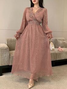 Celisse Gaun Panjang Pesta Elegan untuk Wanita dengan Hiasan Payet, Jala, Leher Silang, dan Patchwork Renda - Khaki - View 1