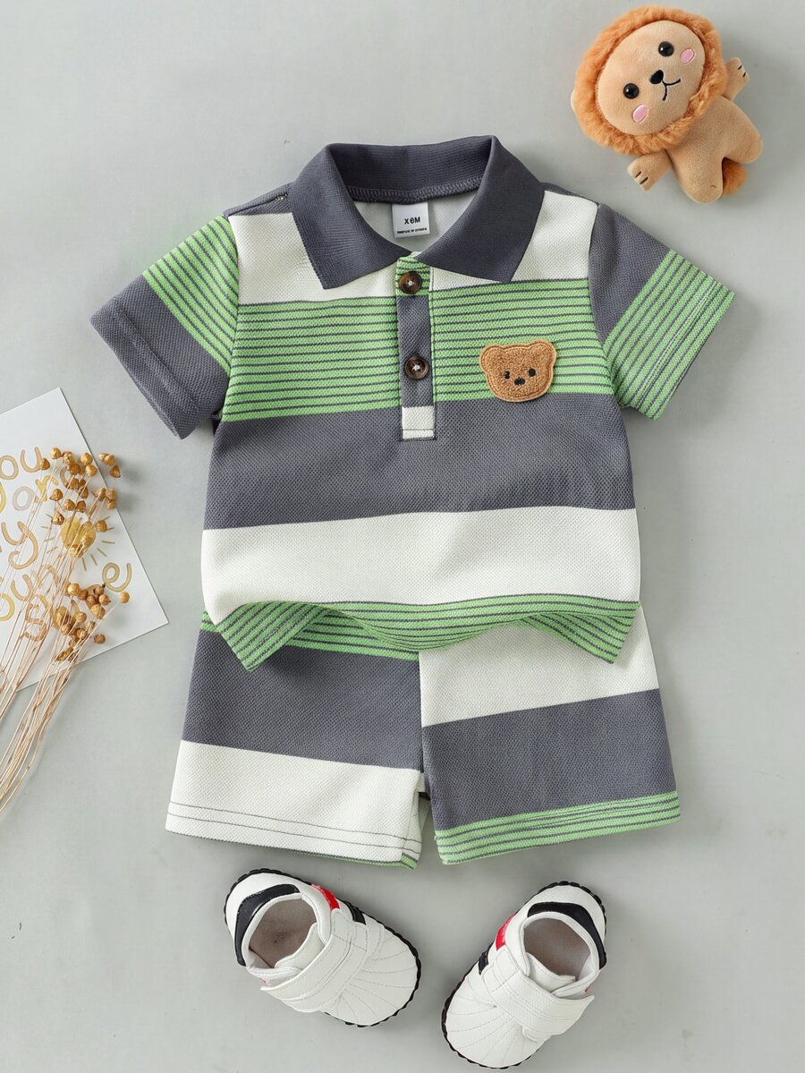 SHEIN 男嬰嬰兒休閒可愛熊刺繡徽章不對稱條紋短袖 Polo 衫與短褲套裝,適合夏季 - 彩色 - 查看 1