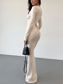 Aloruh 秋冬新款性感深V交叉带装饰长袖修身超长春季毛衣连衣裙 - 杏色 - 查看 2