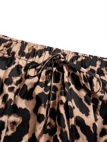 SOLERSUN These Plus-Size Women's Casual Shorts Feature A , Minimalist Retro-Inspired Letter Print And A Relaxed Fit, Complete With A Drawstring, Large Pockets, And An Elastic Waistband. Perfect For Everyday Casual Wear, Commuting, And Vacations In Spring And Summer. Their Street-Style Design Makes Them A Versatile And Perfect Everyday Choice. These Comfortable, Loose-Fitting Shorts Feature A Wide-Leg, Mid-Length Design. - Brown - View 9
