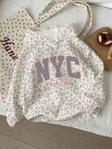 灰色豹紋配粉色對比，高街甜酷時尚豹紋運動對比字母 NYC 圖案，女嬰休閒柔軟舒適寬鬆連帽衛衣，新款適合秋冬日常、戶外、運動、街頭、校園時尚返校，美式復古學院風 - 彩色 - 查看 1