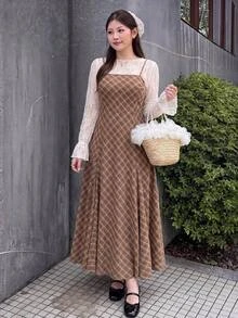 Bijouette Bộ 2 món váy dây mảnh kẻ caro và áo ren bèo nhún cho nữ size lớn - Nhiều màu - Xem 9