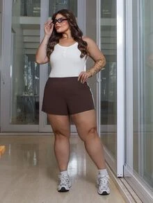 Bibi Tomais Plus Size Brown Casual Mini Shorts With Side Stripe Detail And Straight Leg From Woven Fabric - Brown - View 3