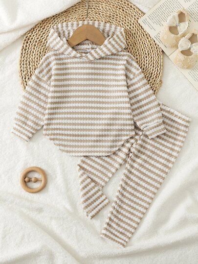 SHEIN Baby Girls Spring/Autumn Bubble Jacquard Knit Fabric Hooded Sweatshirt And Sweatpants, Khaki Brown + Cream White Horizontal Striped Two Pieces Set, Simple Basic Striped Style