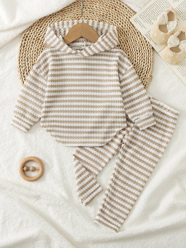 SHEIN Baby Girls Spring/Autumn Bubble Jacquard Knit Fabric Hooded Sweatshirt And Sweatpants, Khaki Brown + Cream White Horizontal Striped Two Pieces Set, Simple Basic Striped Style